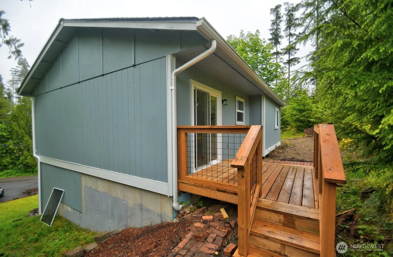 Property photo for 420 E Dartmoor Drive, Shelton photo 3