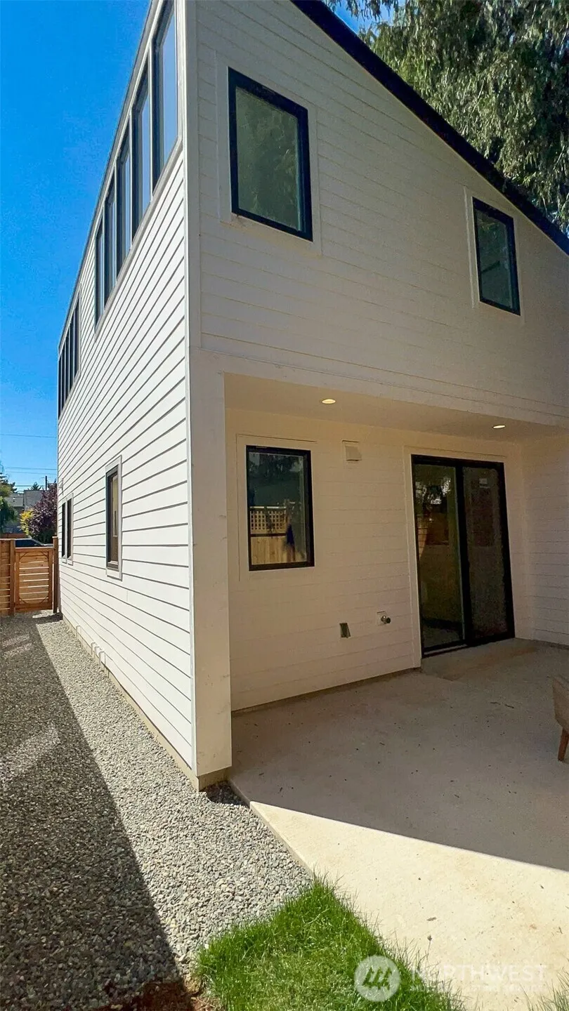 Property photo for 7350 21st Avenue Nw, Seattle photo 2