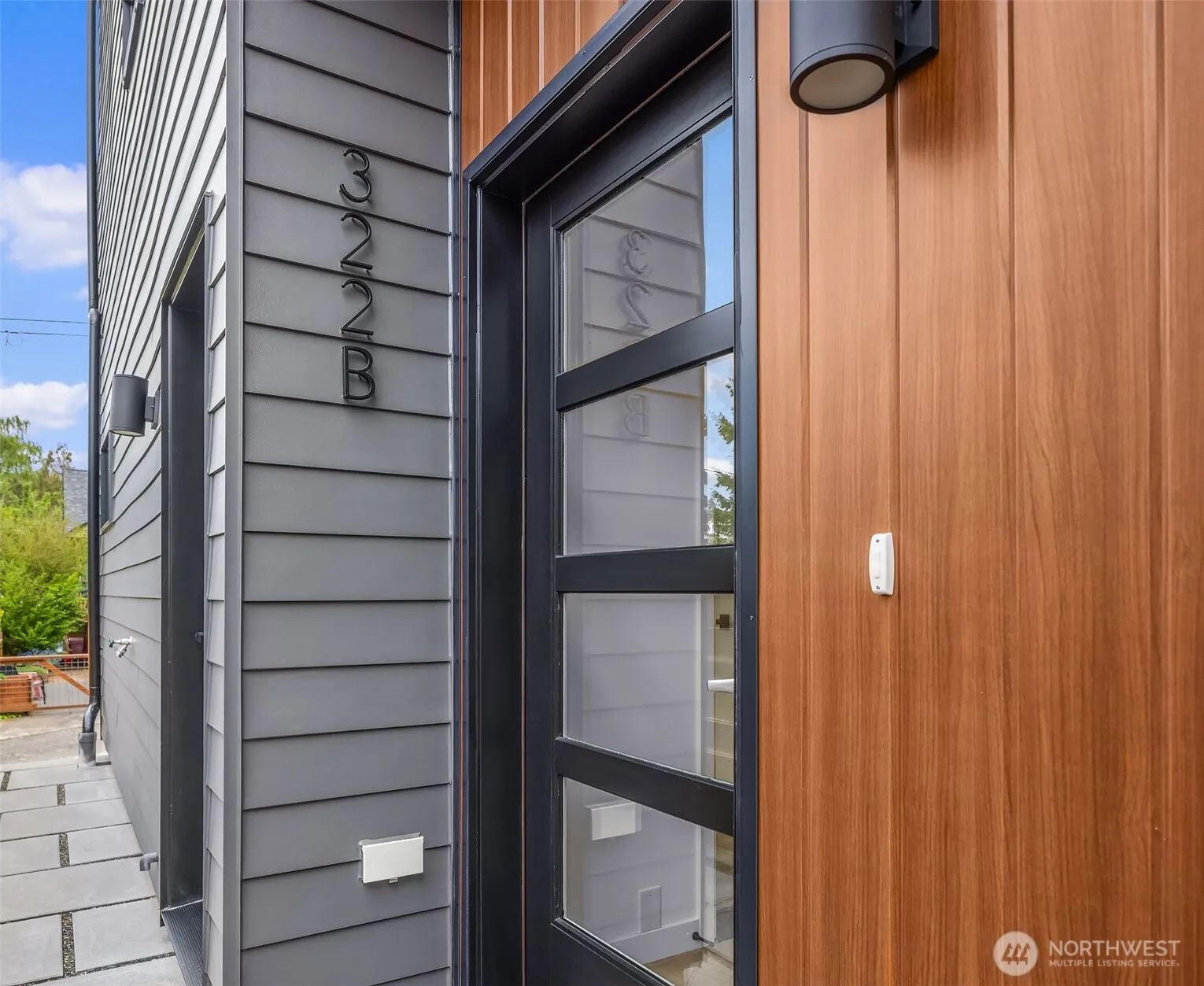 Property photo for 322 Nw 47th Street #b, Seattle