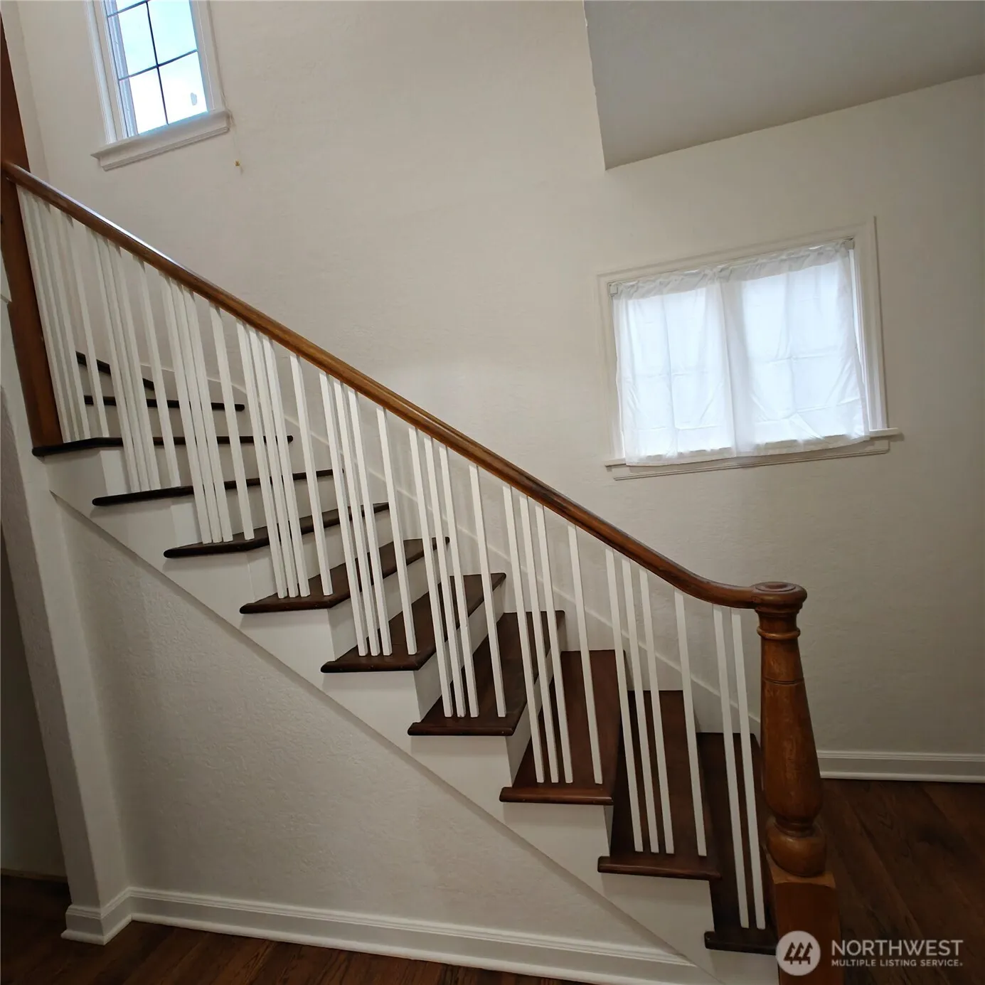 Property photo for 210 S Summit Avenue, Bremerton photo 2