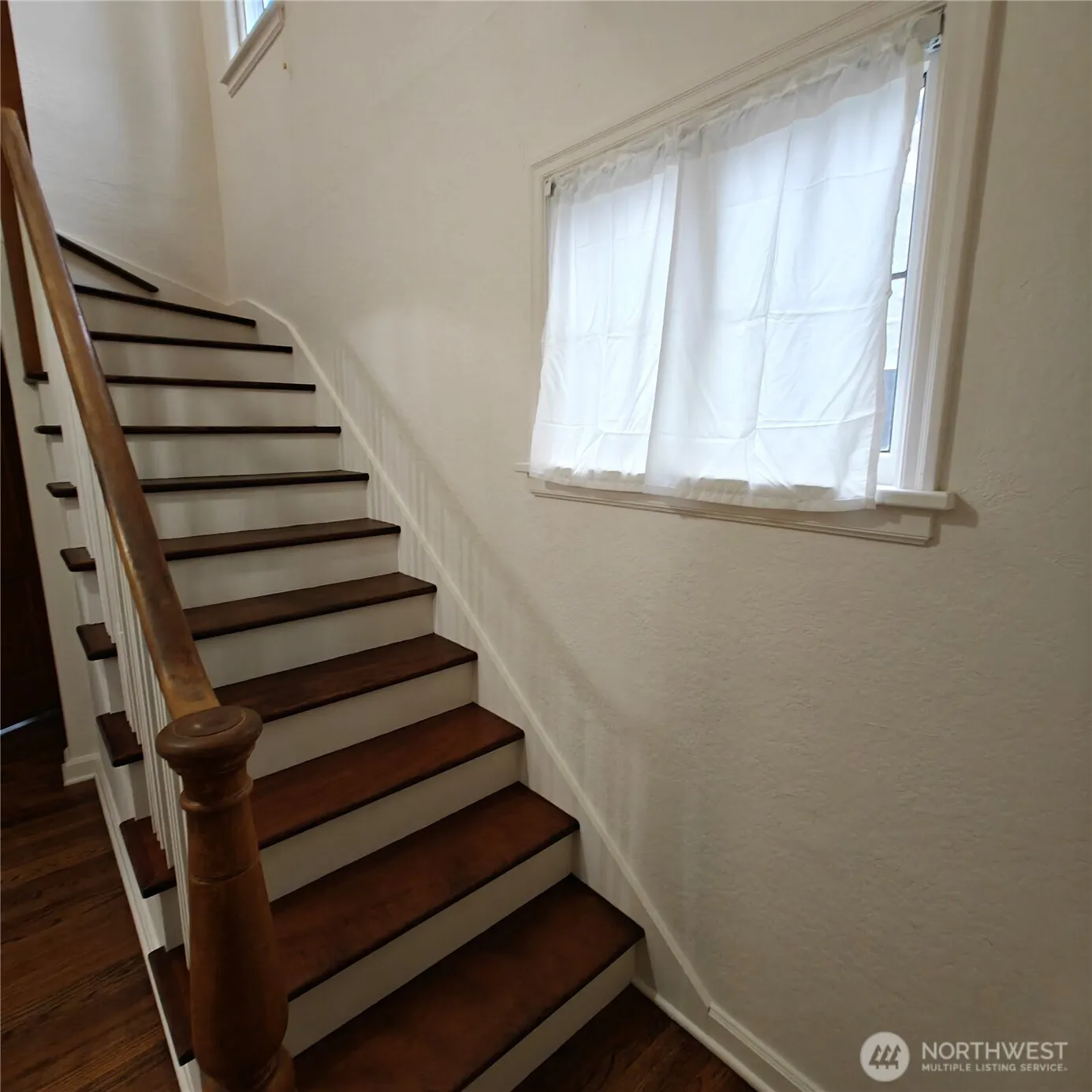 Property photo for 210 S Summit Avenue, Bremerton photo 3