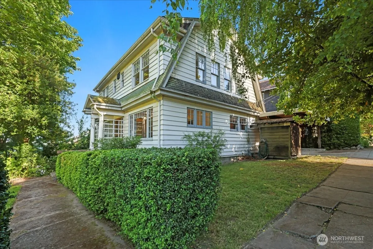 Property photo for 3705 E Pine, Seattle
