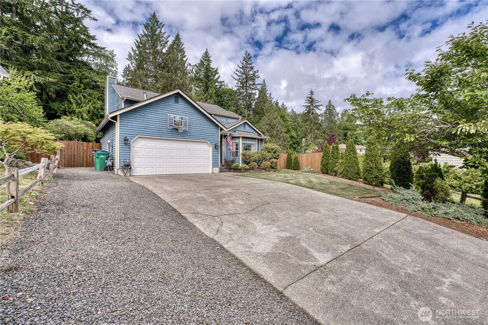 Property photo for 9389 St Johns Place Ne, Bremerton photo 2