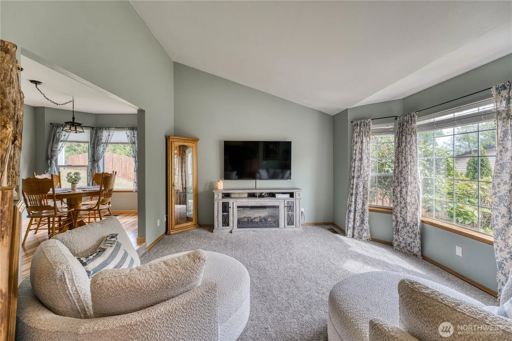 Property photo for 9389 St Johns Place Ne, Bremerton photo 5