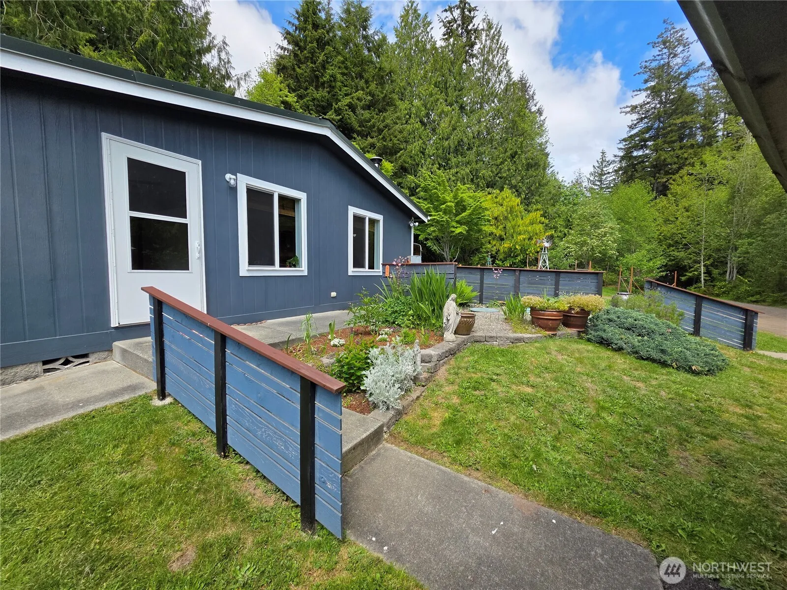Property photo for 9747 Nw Holly Road, Bremerton photo 3