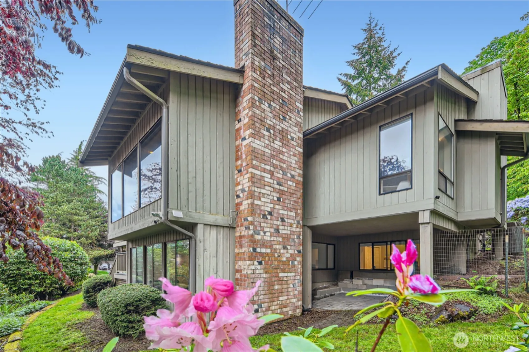Property photo for 14323 Se 49th Street, Bellevue