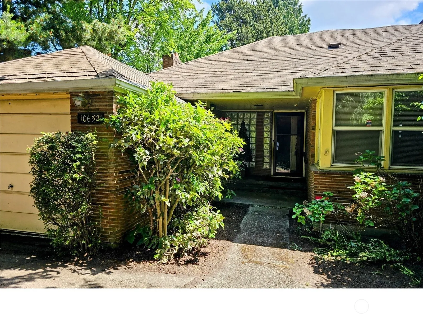 Property photo for 10652 Des Moines Memorial Drive S, Seattle
