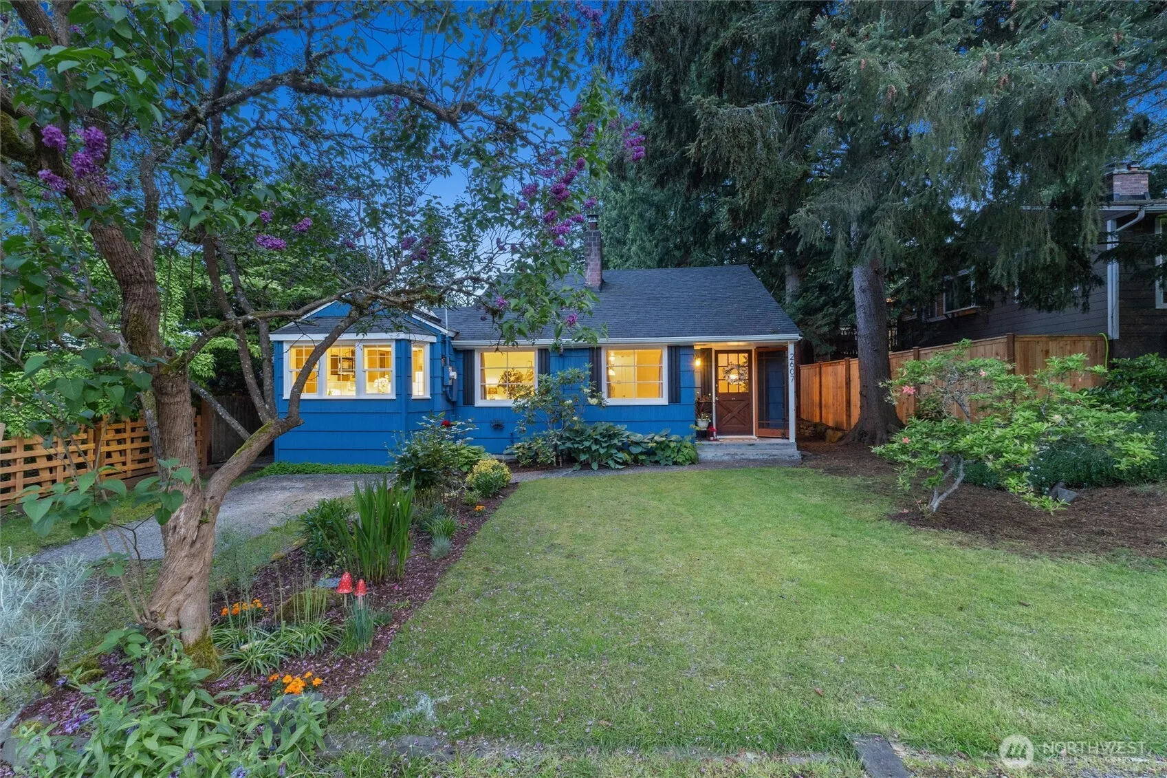 Property photo for 2607 Ne 137th Street, Seattle photo 3