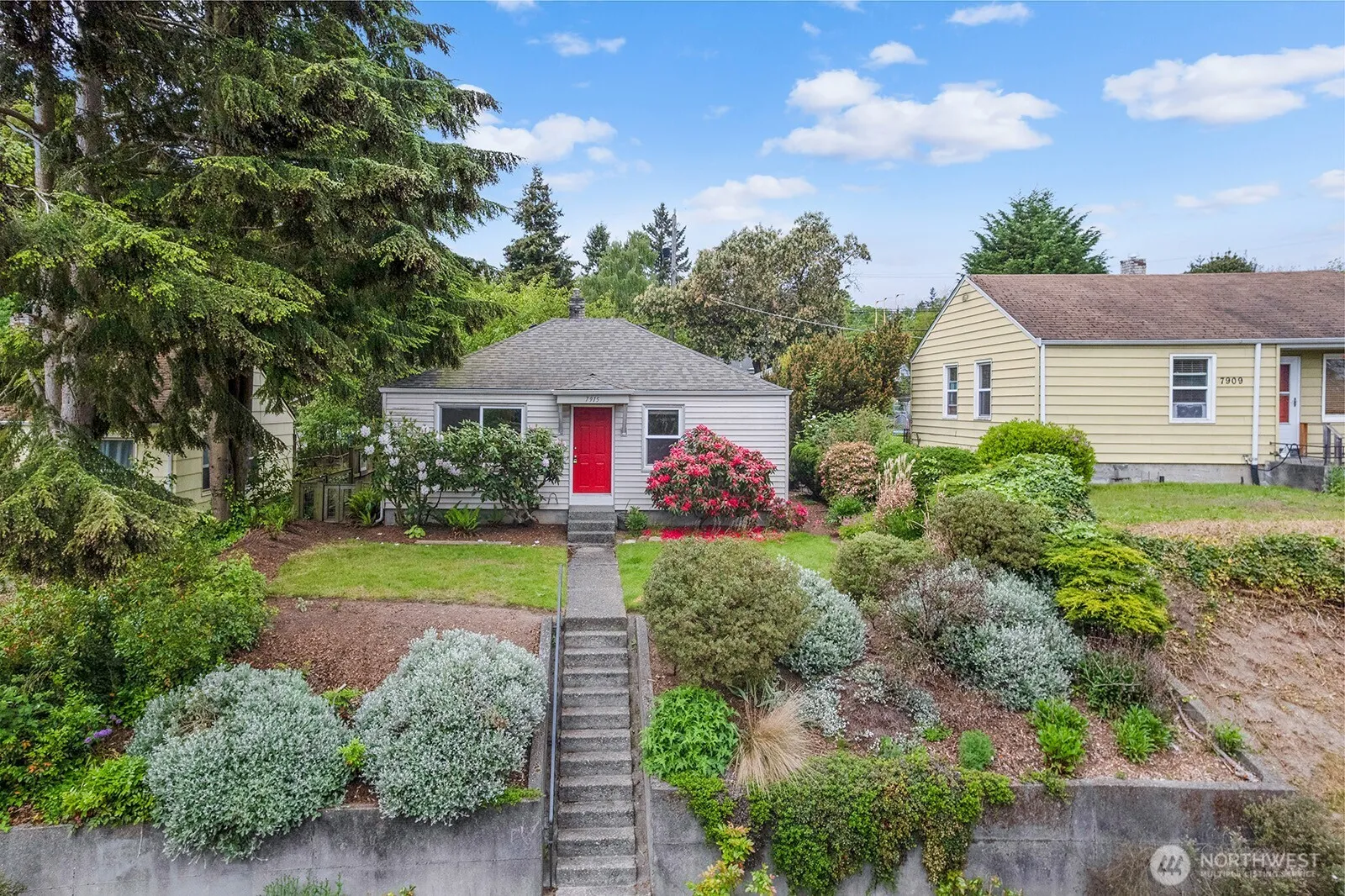 Property photo for 7915 27th Avenue Sw, Seattle
