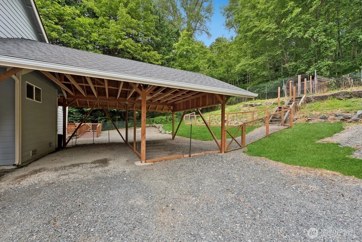 Property photo for 1310 Maple Avenue, Snohomish photo 4