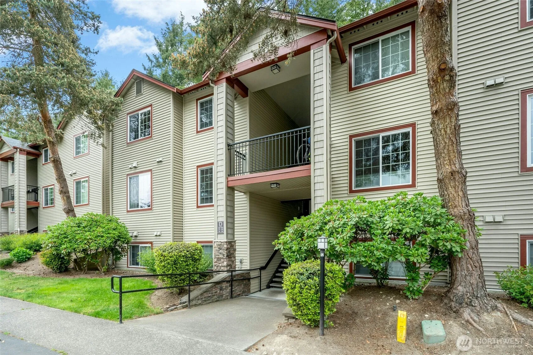 Property photo for 25025 Se Klahanie Boulevard #d204, Sammamish photo 3