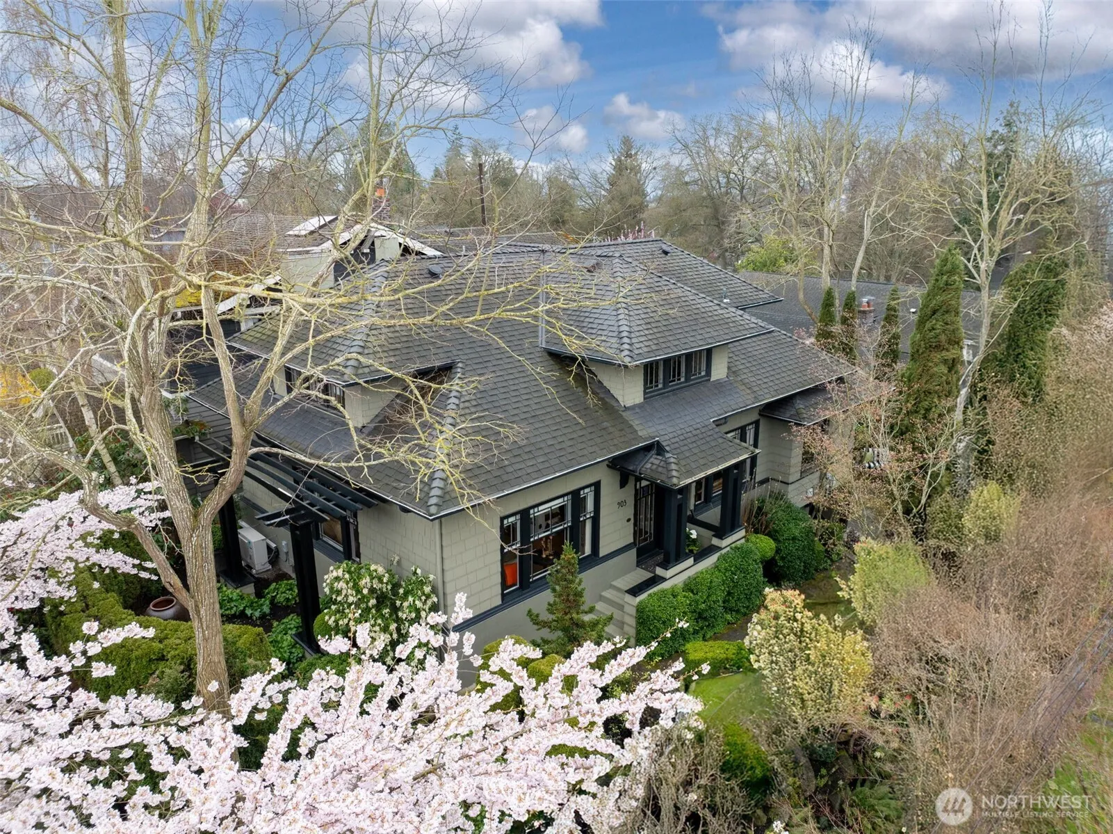 Property photo for 903 W Newell Street, Seattle