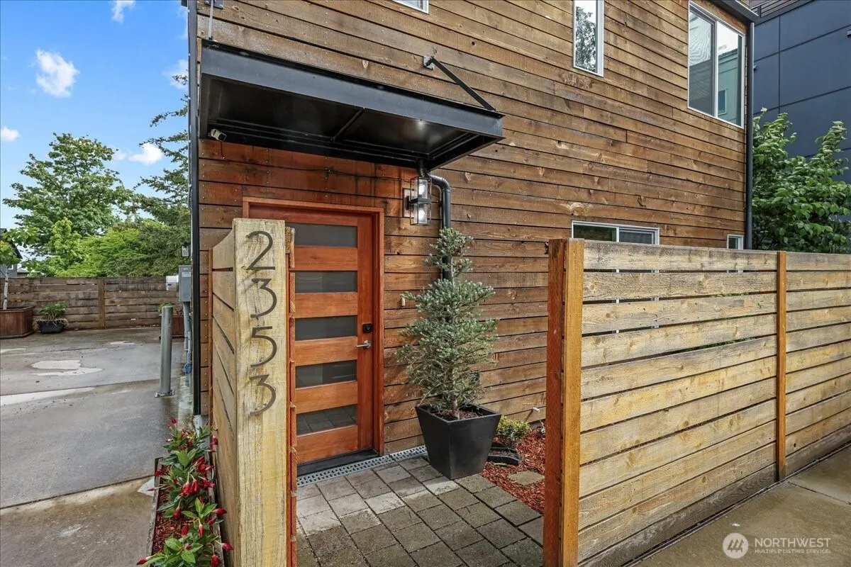 Property photo for 2353 23rd Avenue S, Seattle photo 3