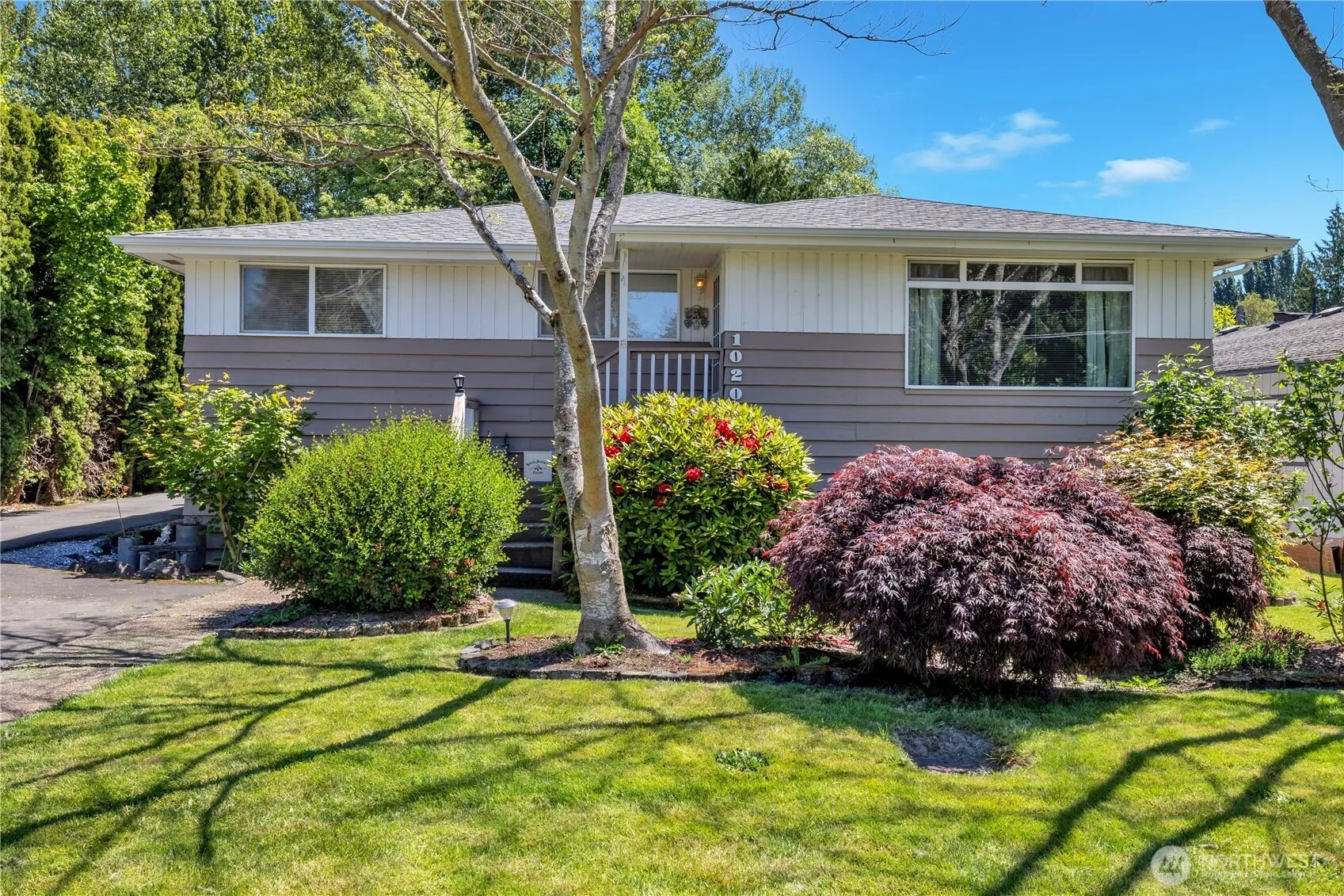 Property photo for 10208 Sw 28th Ave, Seattle