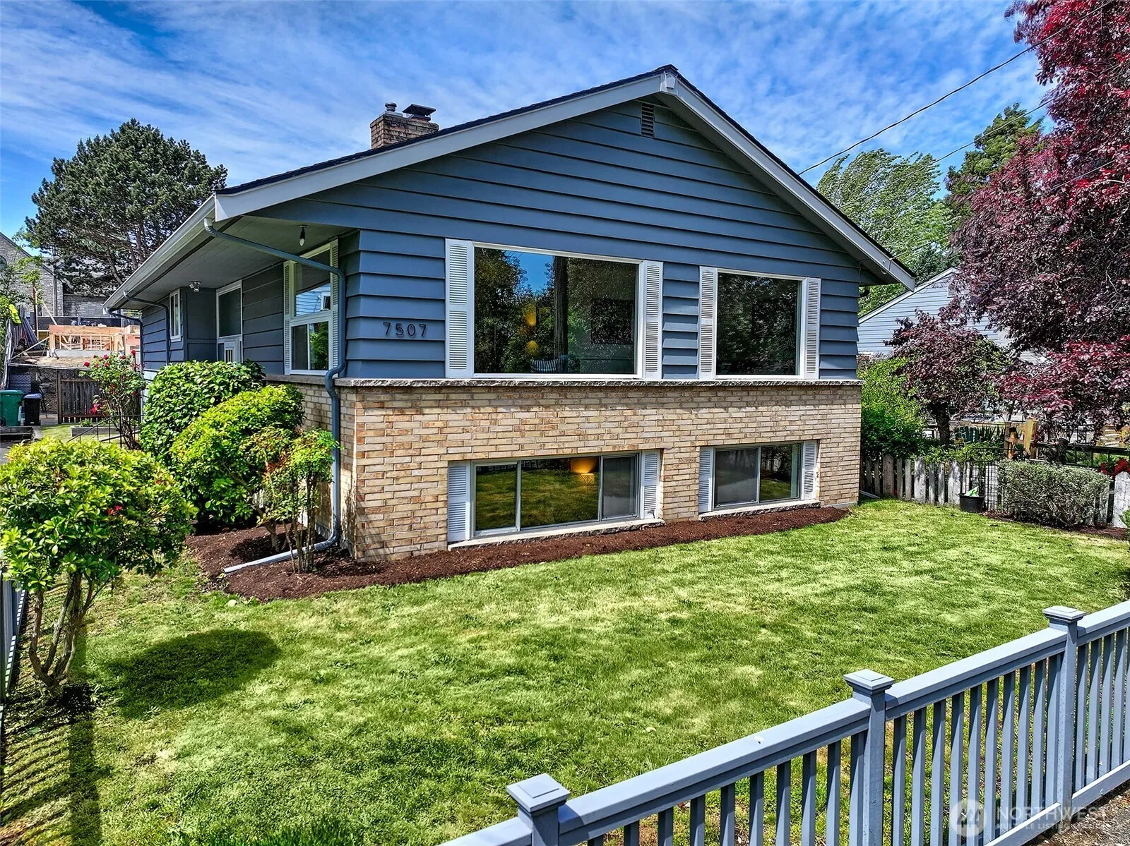 Property photo for 7507 17th Avenue Nw, Seattle photo 3