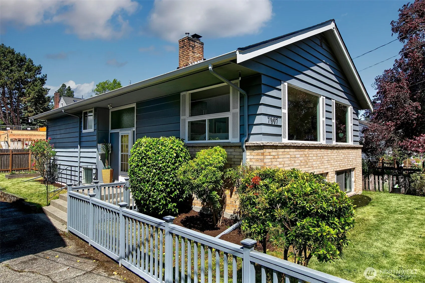 Property photo for 7507 17th Avenue Nw, Seattle photo 2