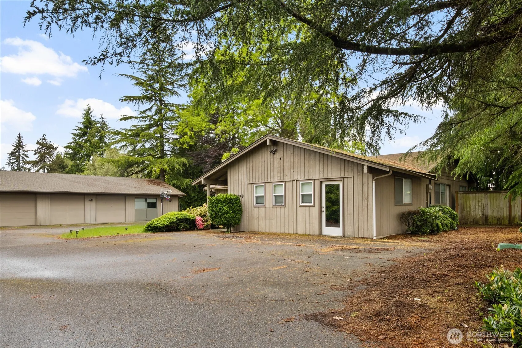 Property photo for 13849 Se 10th Street, Bellevue