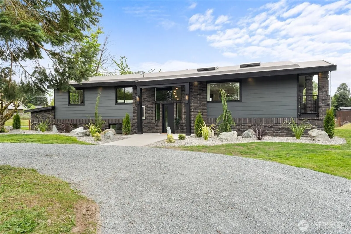 Property photo for 3004 13th Street Sw, Puyallup photo 2