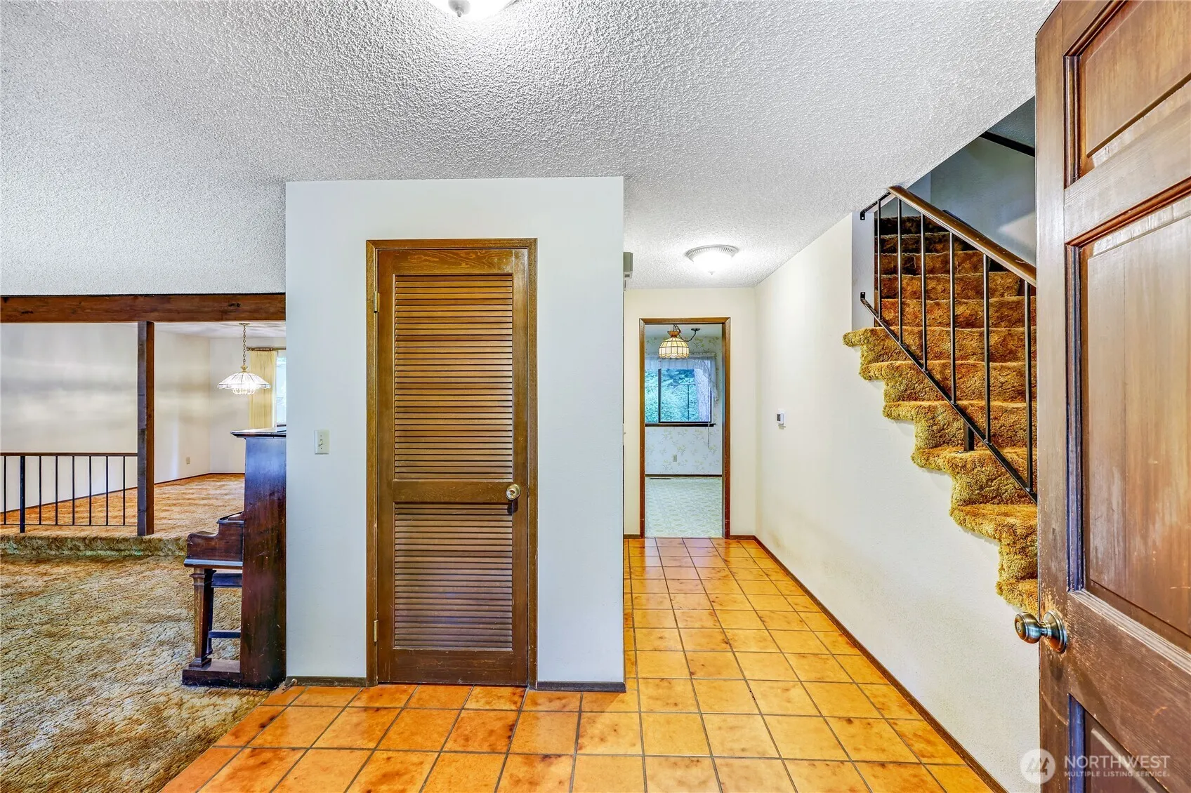 Property photo for 739 Woodland Court Ne, Bremerton photo 3