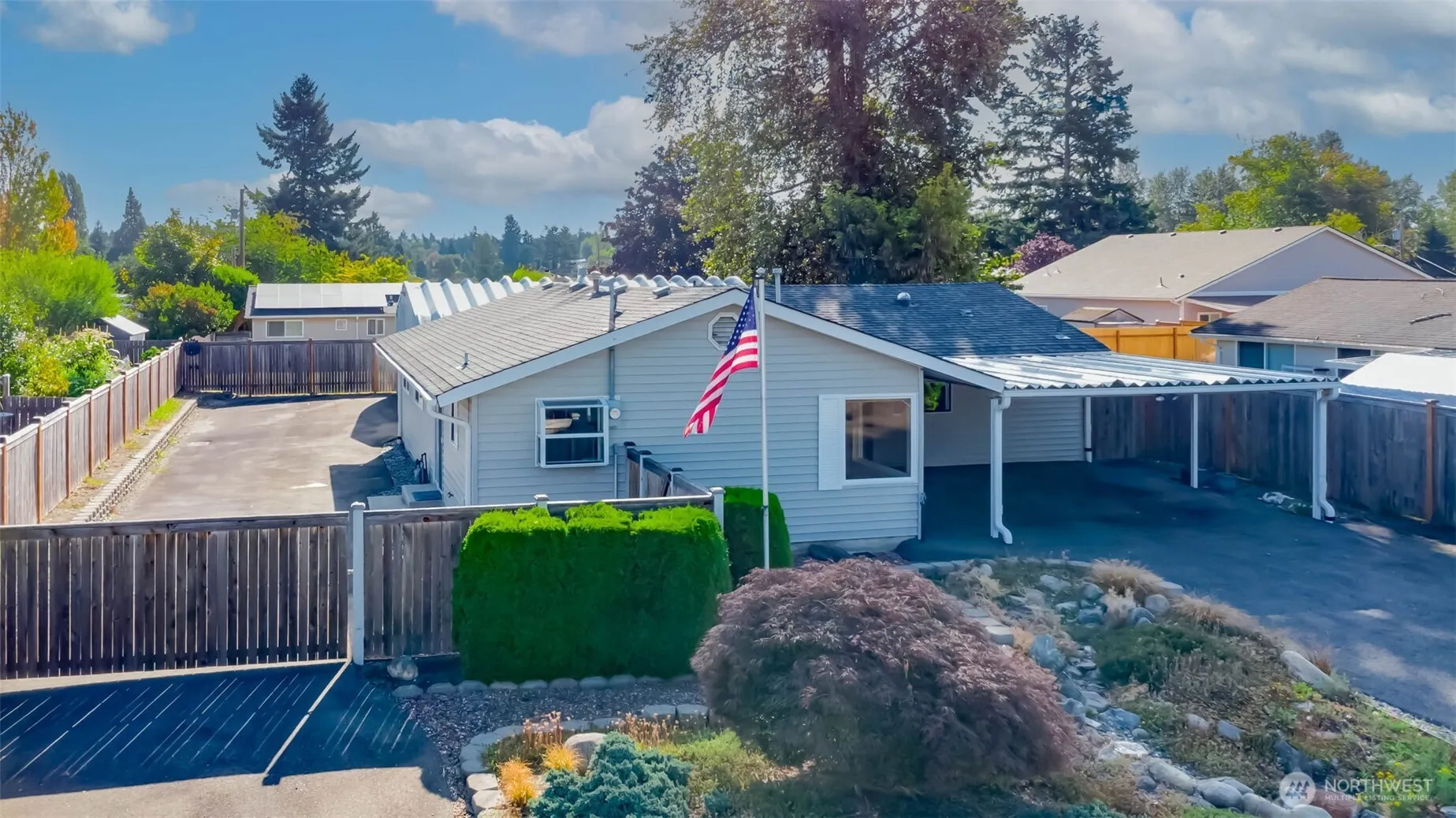 Property photo for 16958 121 Avenue Se, Renton photo 2