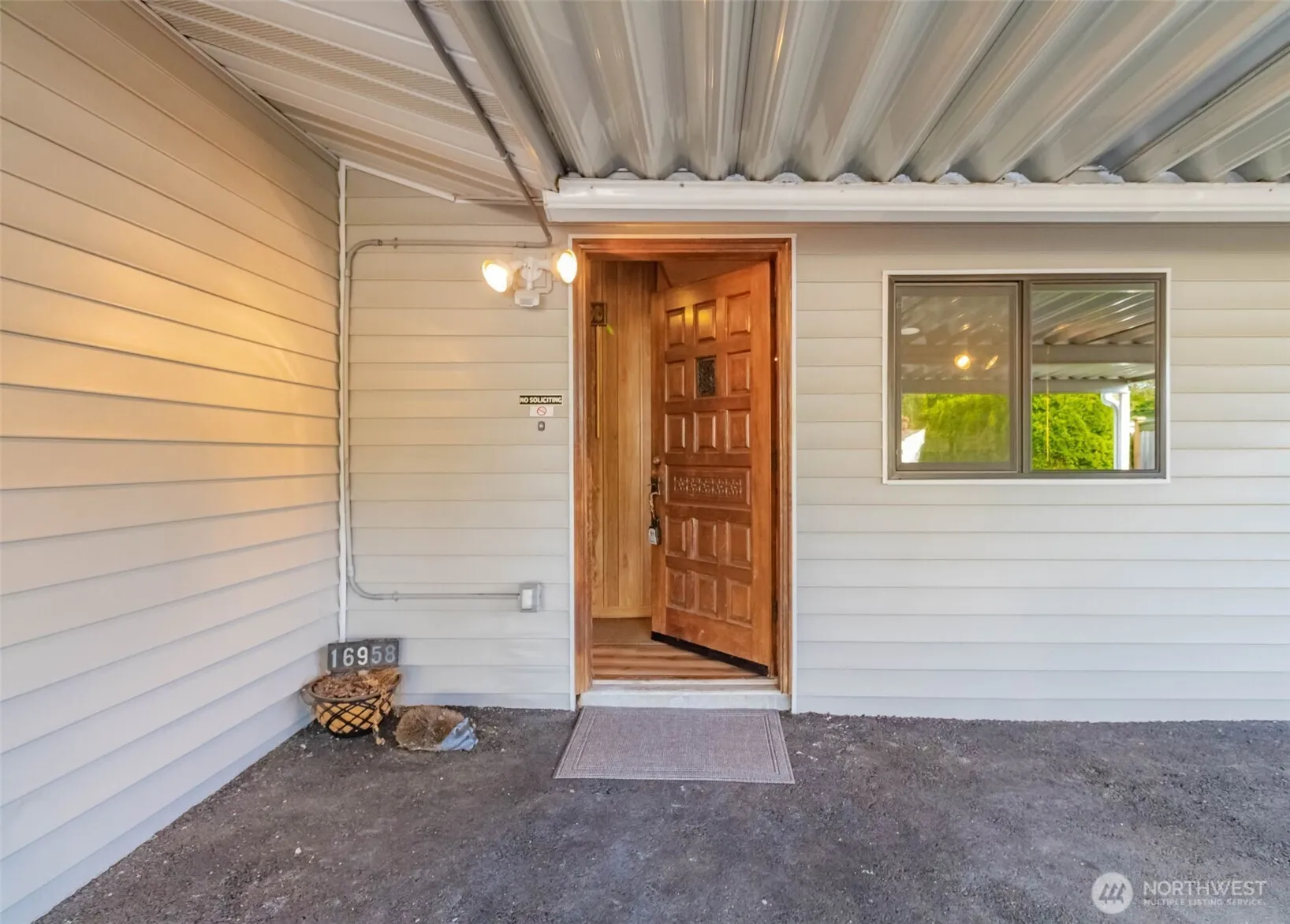 Property photo for 16958 121 Avenue Se, Renton photo 5
