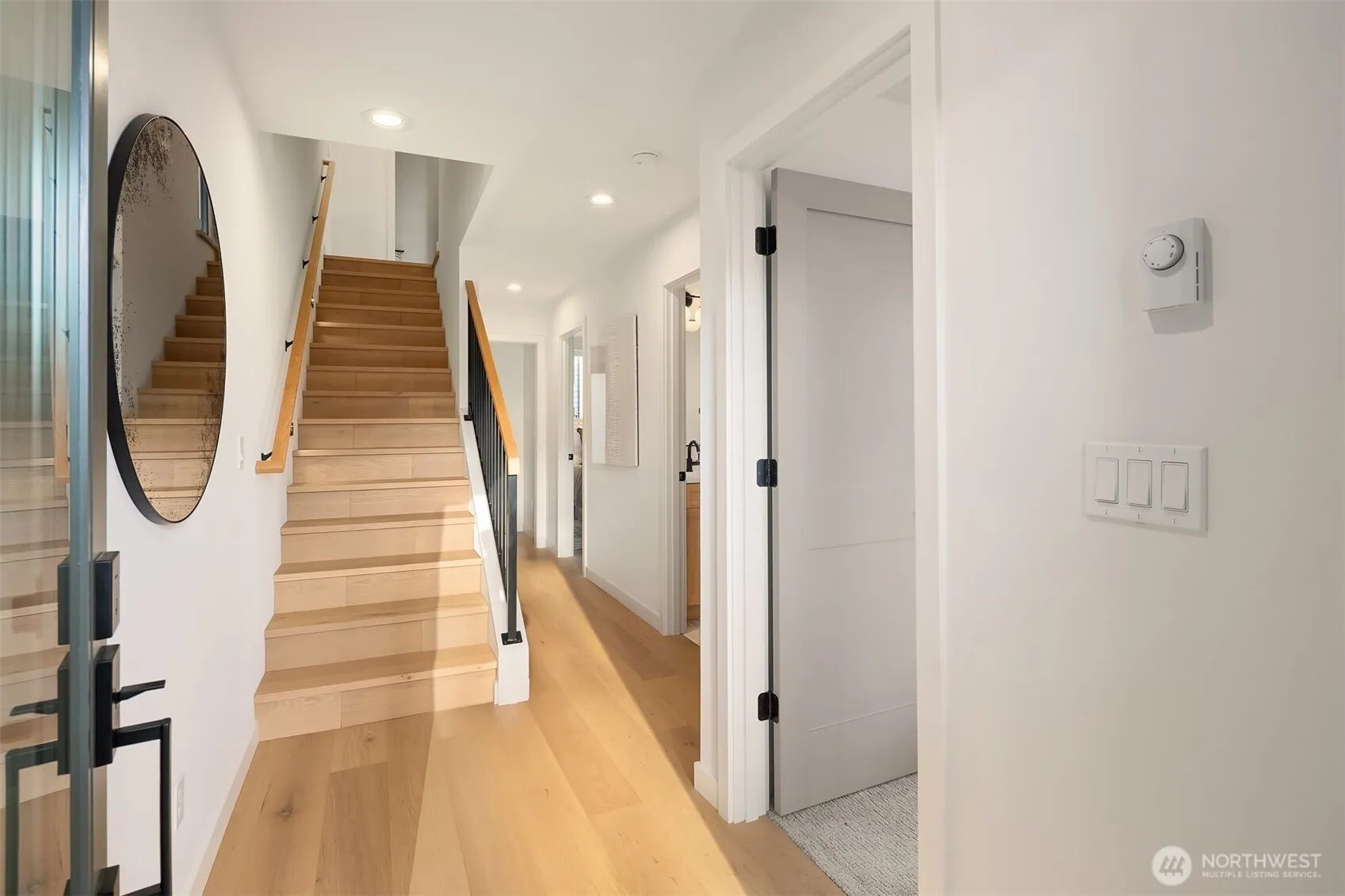 Property photo for 4518 Corliss Avenue N #b, Seattle photo 4