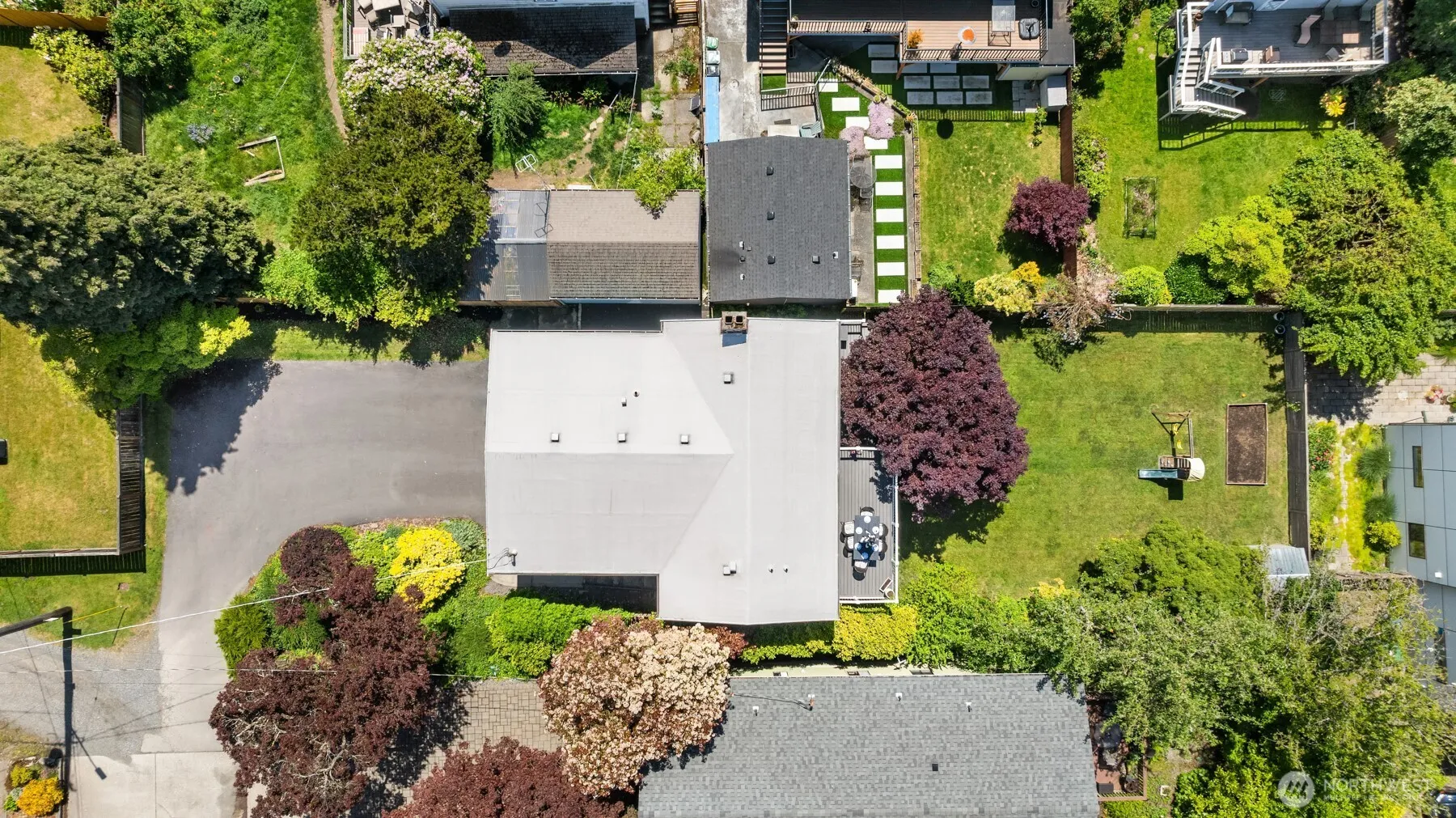 Property photo for 9011 Latona Avenue Ne, Seattle photo 4