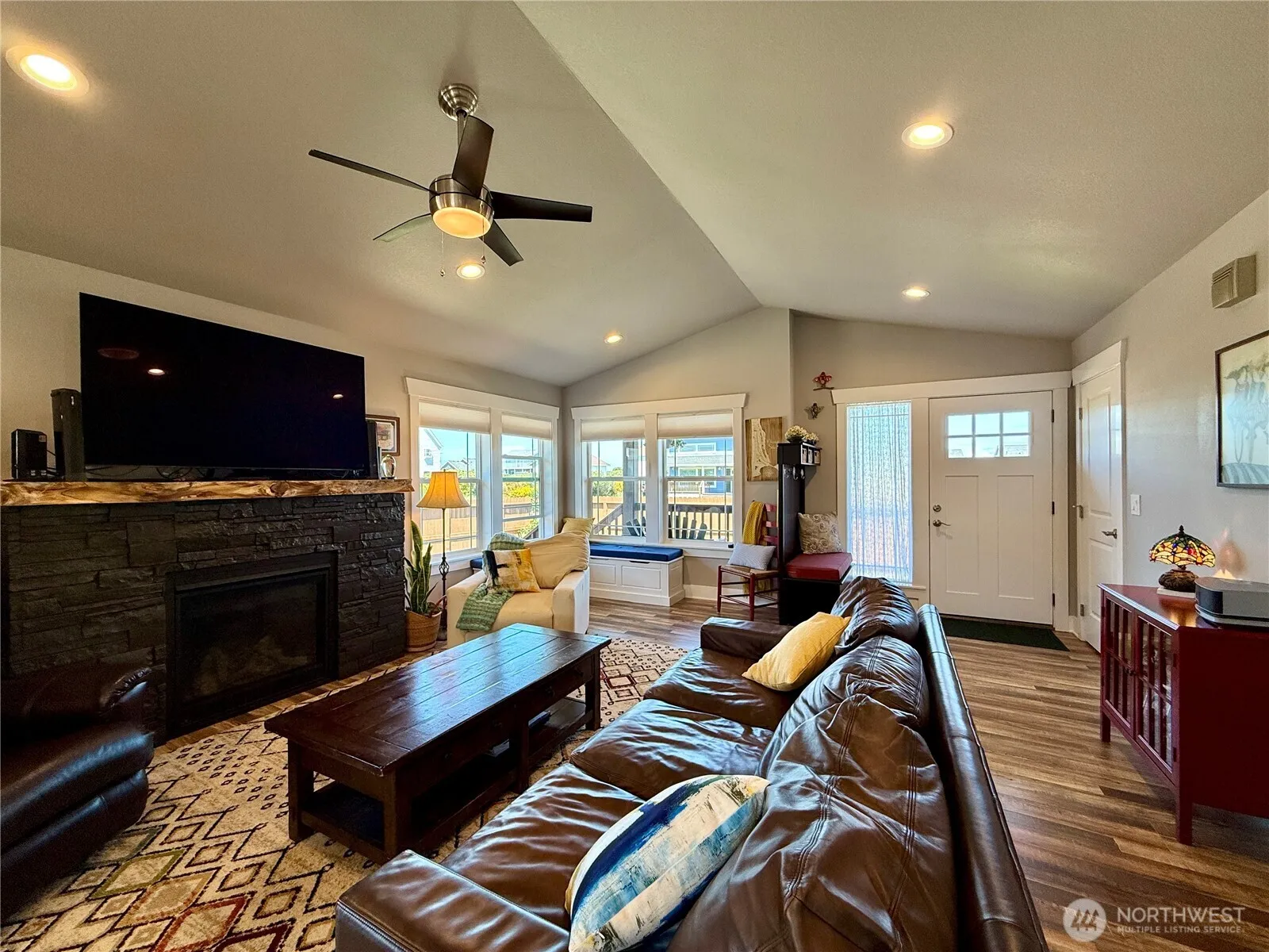 Property photo for 1233 Camero Loop Sw, Ocean Shores photo 5