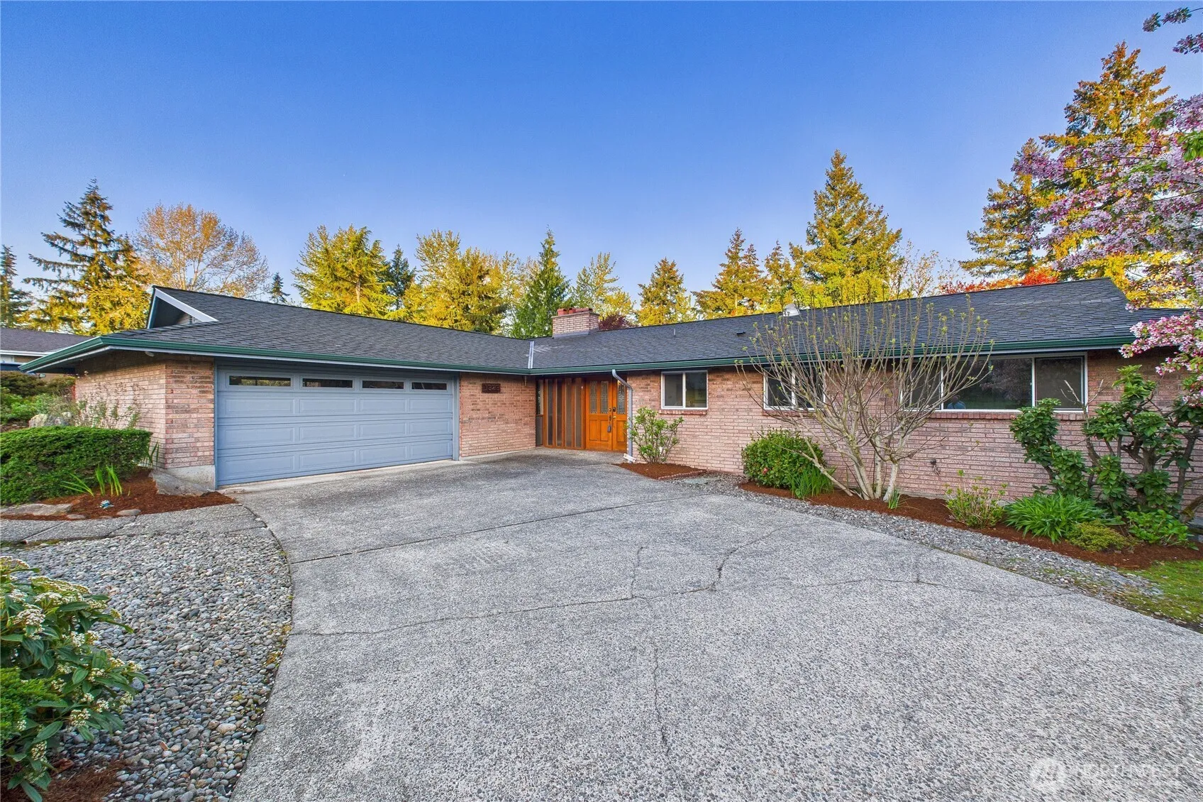 Property photo for 1323 121st Avenue Se, Bellevue