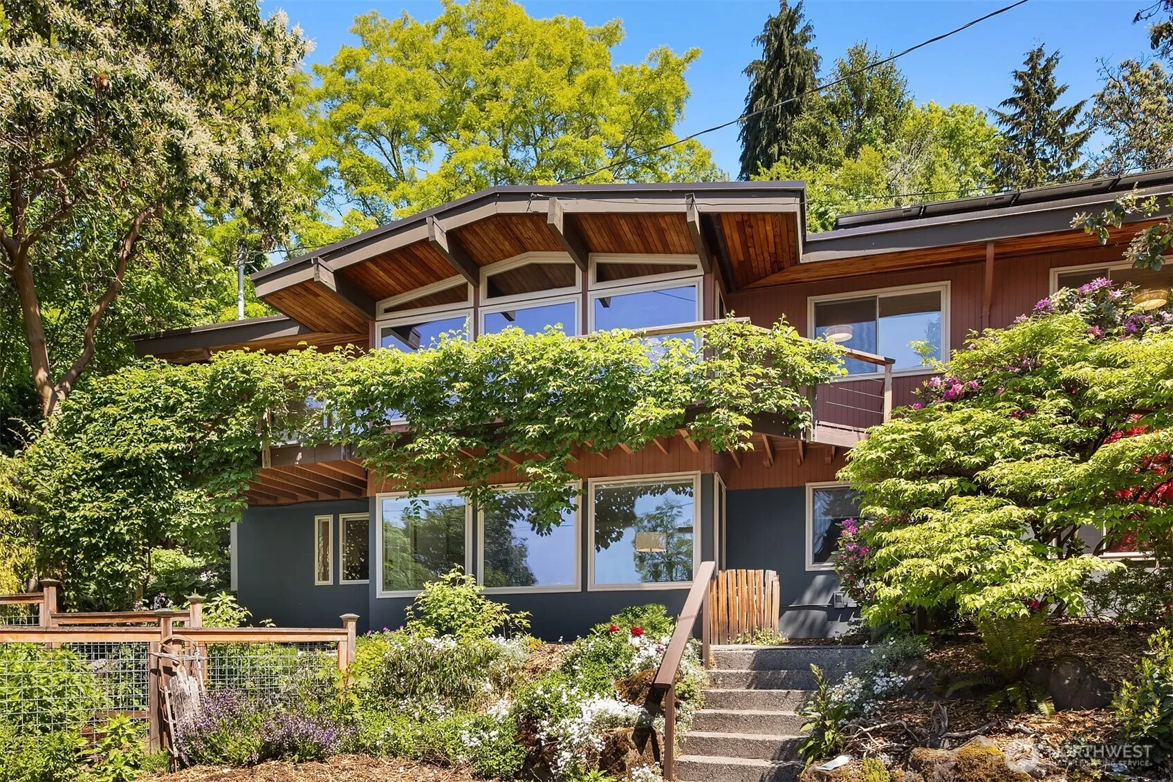 Property photo for 4000 Sw Myrtle Street, Seattle