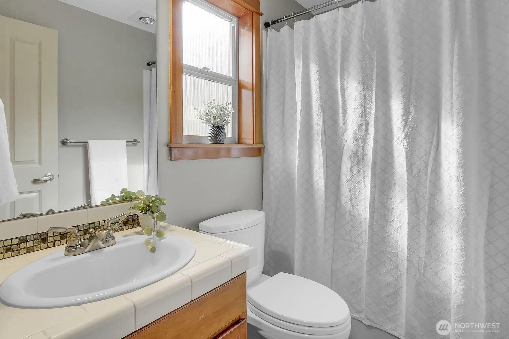 Property photo for 2130 N 113th #b, Seattle photo 5