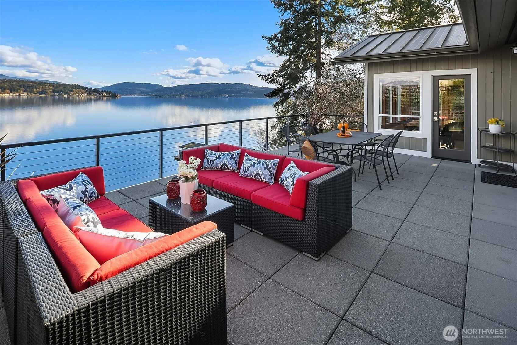 Property photo for 650 Lake Sammamish Lane Ne, Bellevue