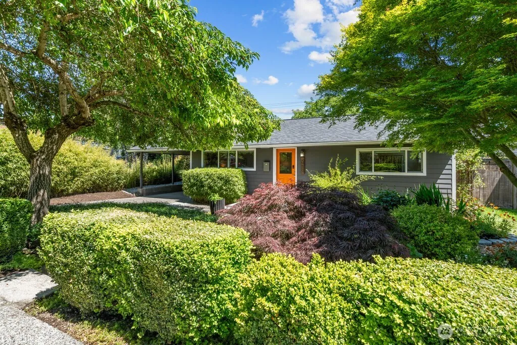 Property photo for 8414 34th Avenue Sw, Seattle