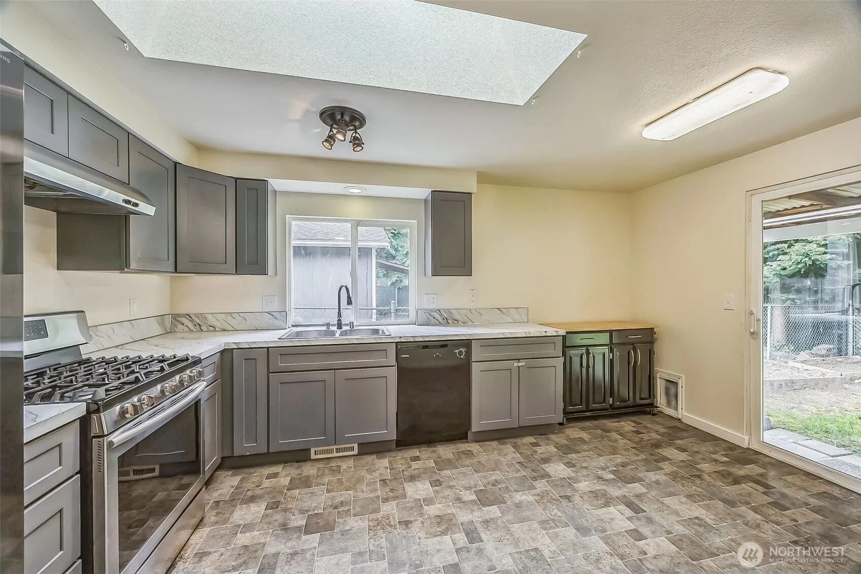 Property photo for 1227 Mary Lou Street Se, Lacey photo 5