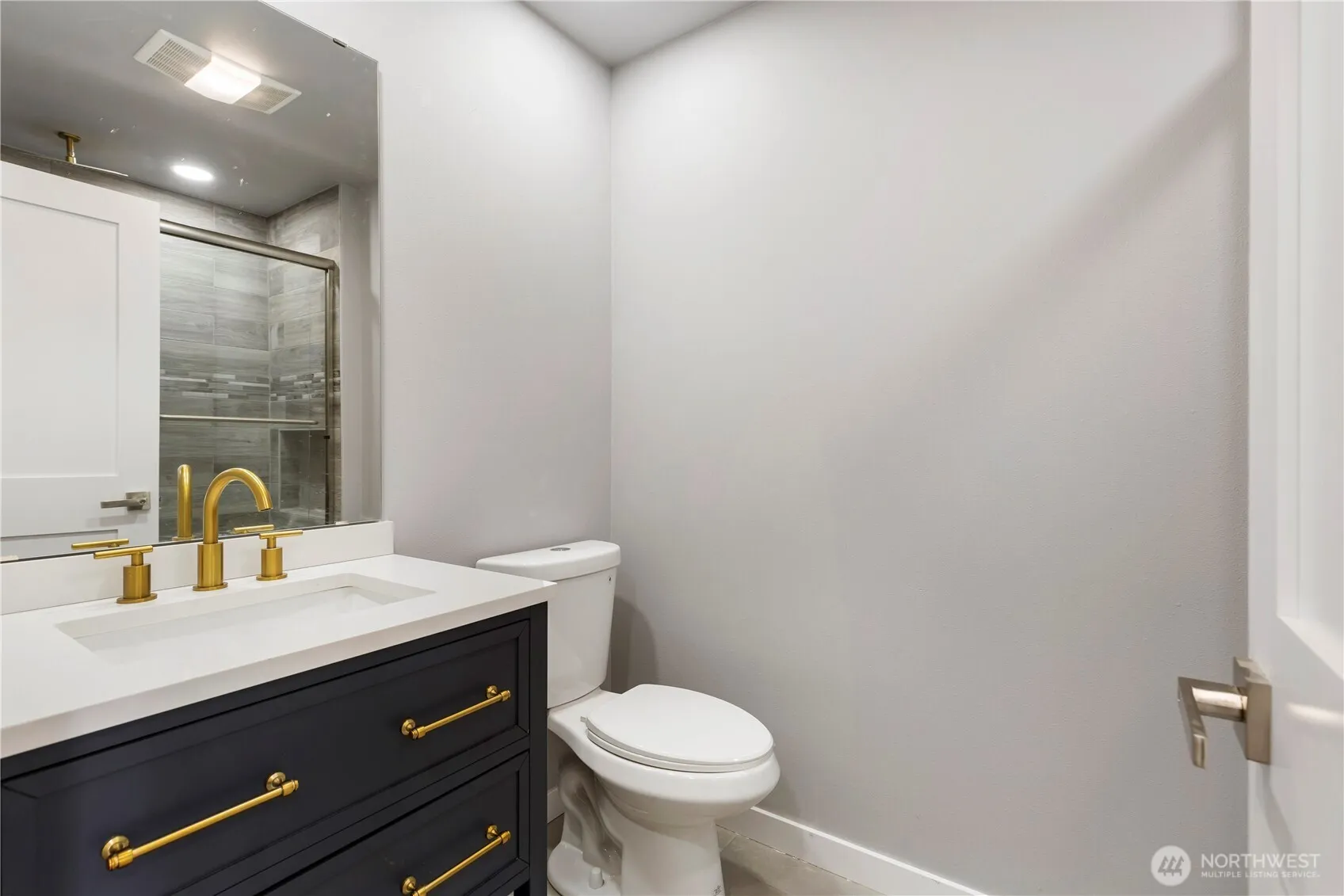 Property photo for 2421 Sw Findlay Street, Seattle photo 3