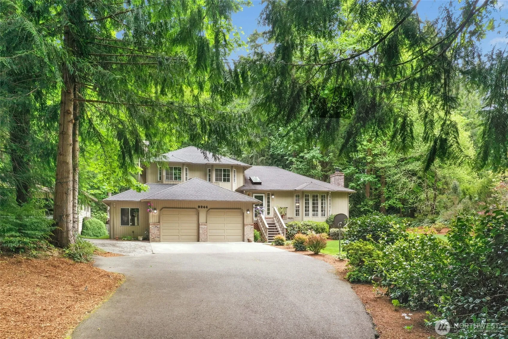 Property photo for 9244 215th Avenue Ne, Redmond photo 2