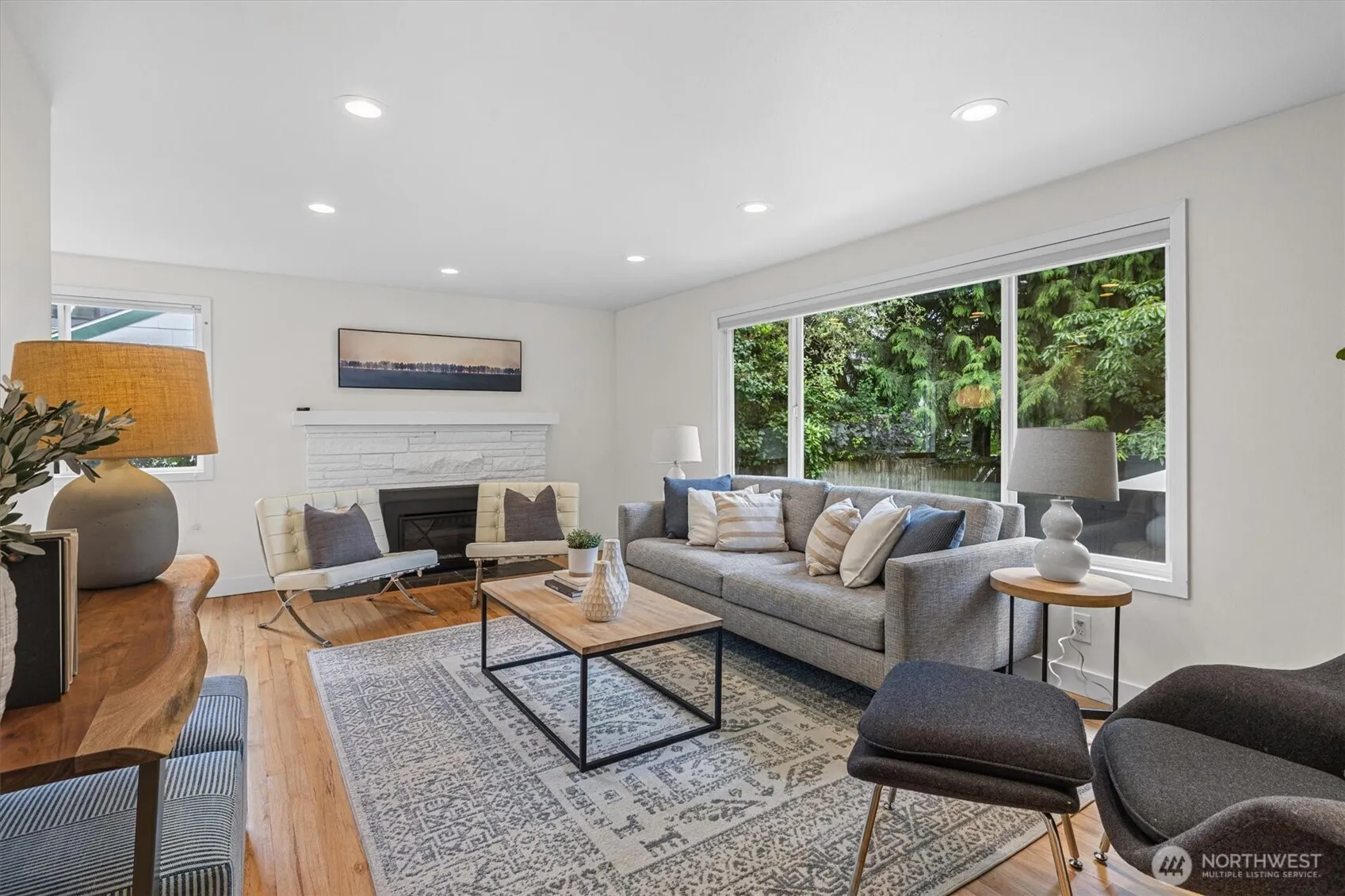 Property photo for 7539 24th Avenue Ne, Seattle photo 2