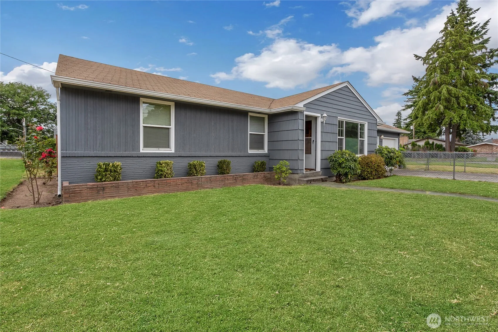 Property photo for 204 12th Street Nw, Puyallup