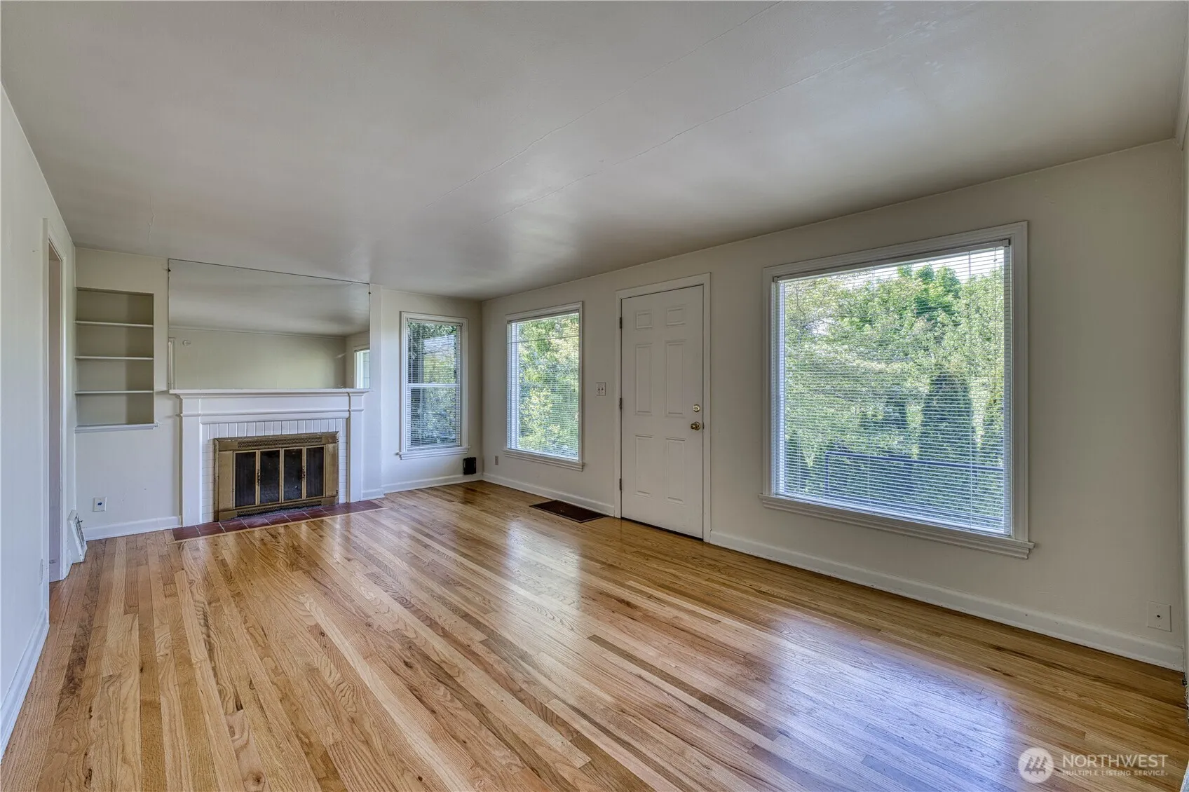 Property photo for 5932 37th Avenue Sw, Seattle photo 3