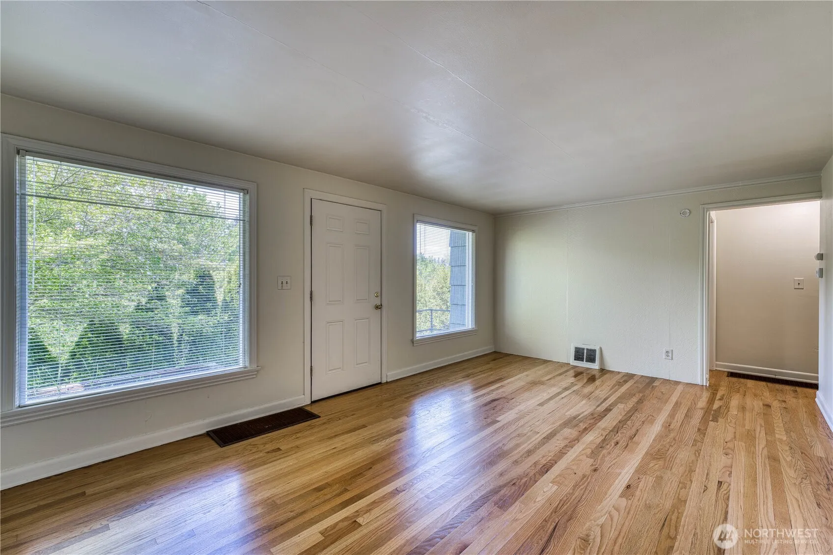 Property photo for 5932 37th Avenue Sw, Seattle photo 5