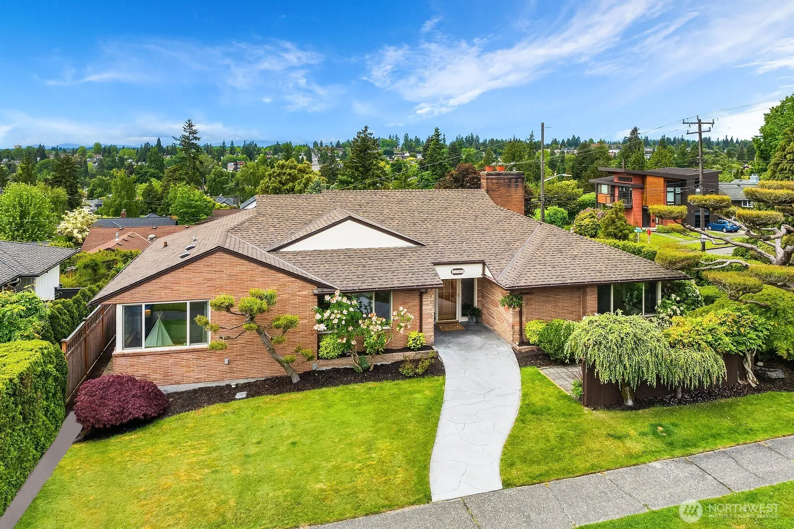 Property photo for 6085 Ann Arbor Avenue Ne, Seattle
