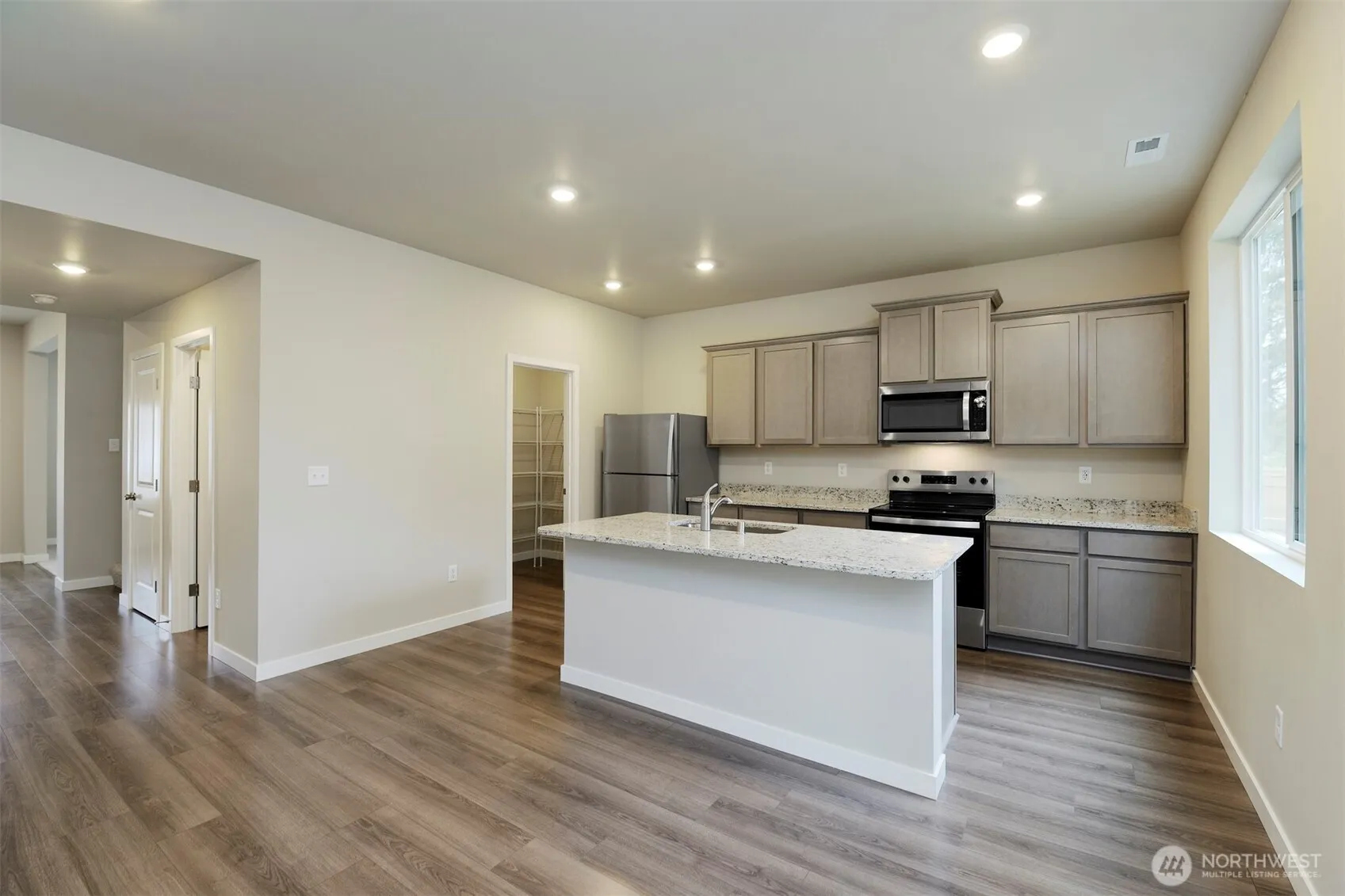 Property photo for 8614 13th Avenue E, Tacoma photo 5