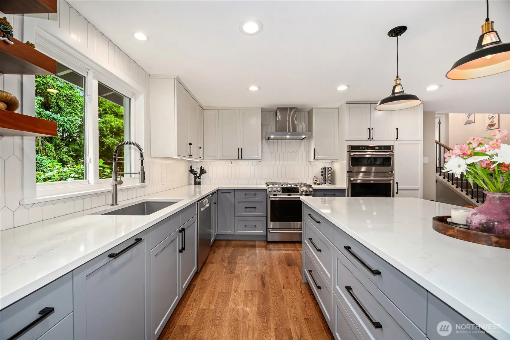 Property photo for 3908 Ne 103rd Street, Seattle photo 5