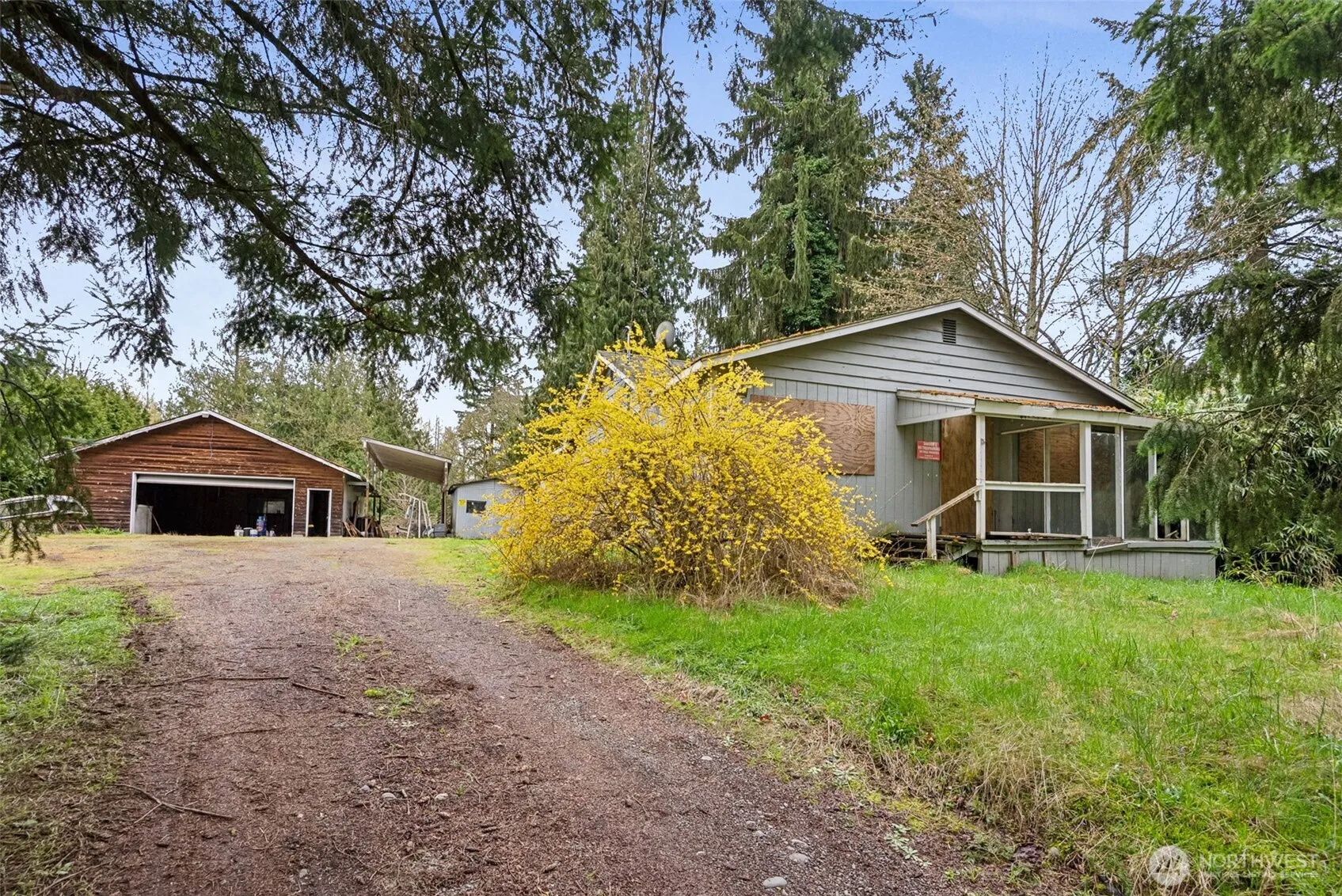 Property photo for 15421 50th Avenue E, Tacoma photo 2