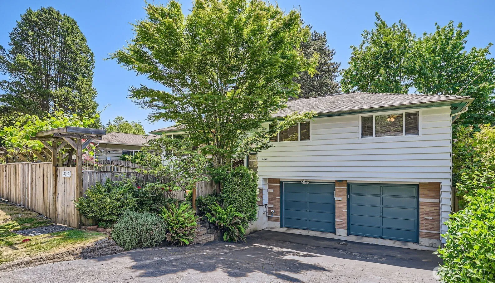 Property photo for 4215 Ne 105th Street, Seattle
