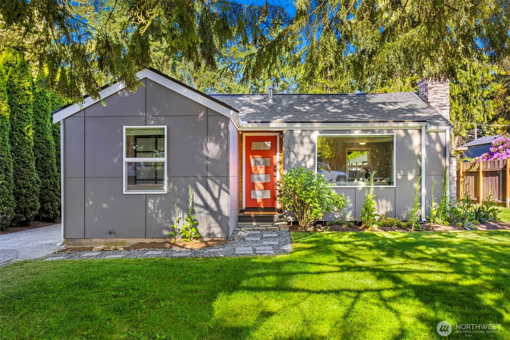Property photo for 14011 Wallingford Avenue N, Seattle photo 2