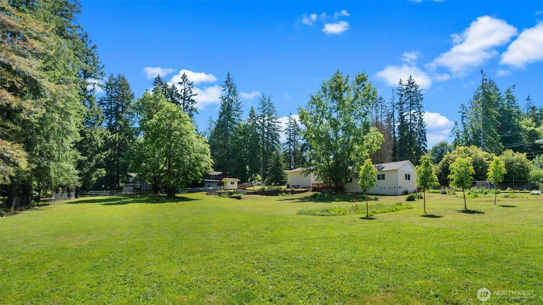 Property photo for 7586 Illahee Road Ne, Bremerton photo 3