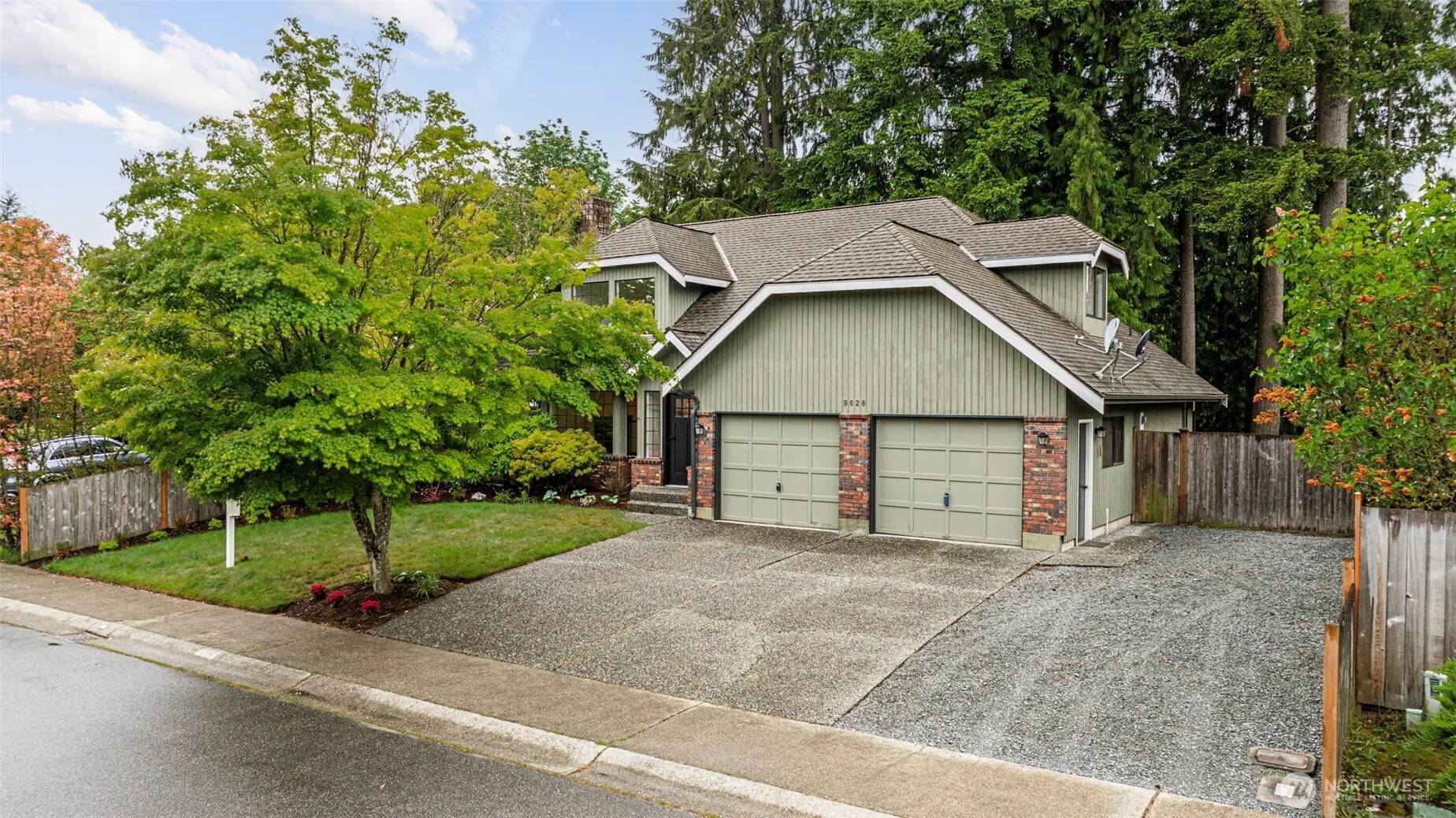 Property photo for 9828 33rd Drive Se, Everett photo 2