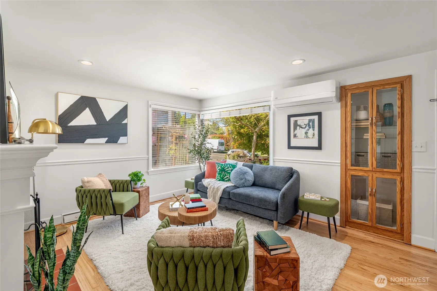 Property photo for 7928 16th Avenue Sw, Seattle photo 3