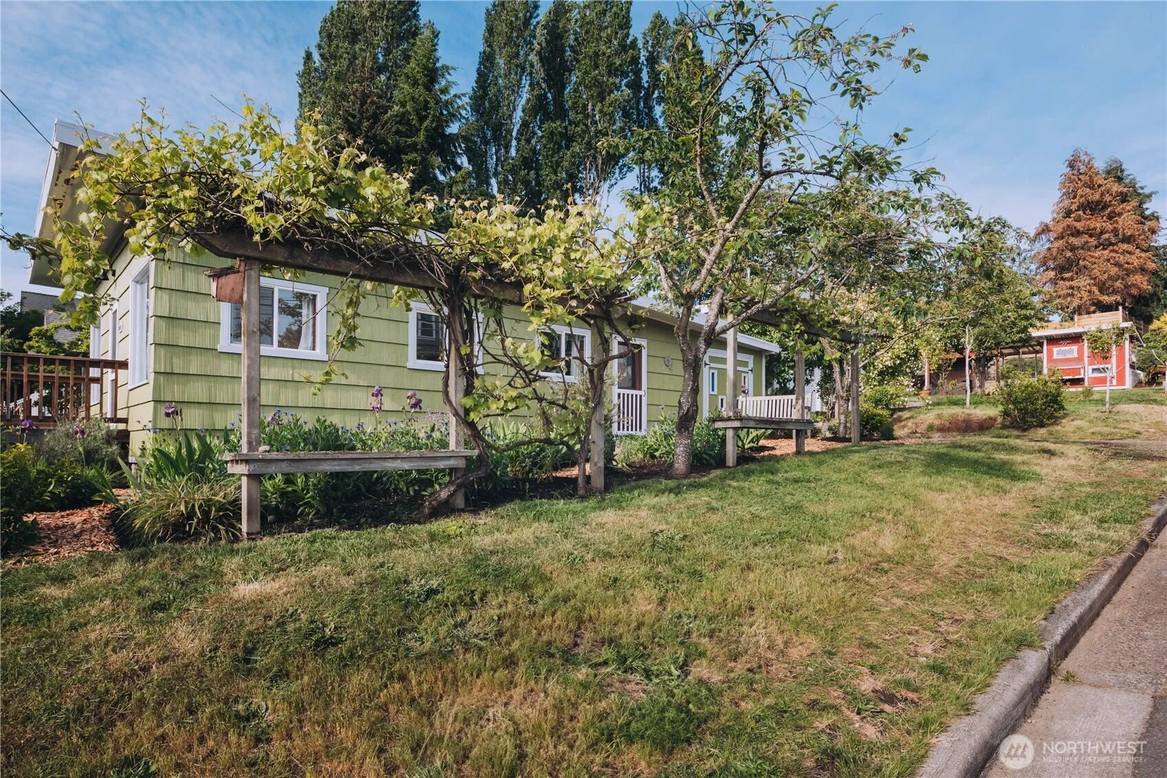 Property photo for 9202 3rd Avenue Nw, Seattle photo 3
